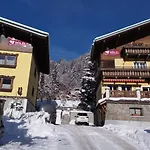 豪苏住宿加早餐旅馆 Neukirchen am Großvenediger