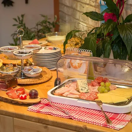 Гостевой дом Hoelzl Нойкирхен-ам-Гросфенедигер