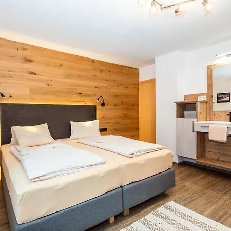 Гостевой дом Hoelzl Нойкирхен-ам-Гросфенедигер