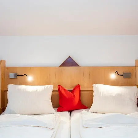 Hoelzl Гостевой дом Нойкирхен-ам-Гросфенедигер