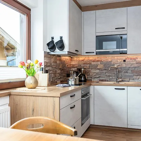 Hoelzl Нойкирхен-ам-Гросфенедигер