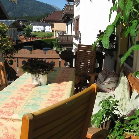 Hoelzl